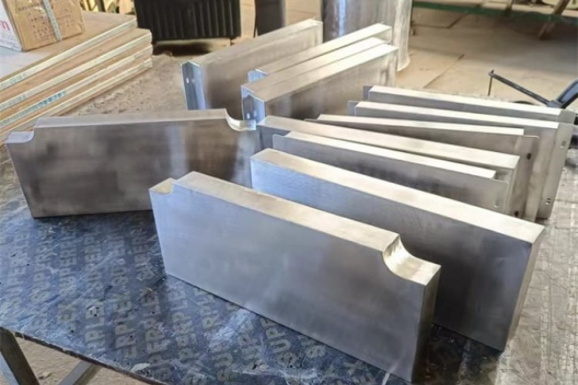 静海不锈钢包铅件